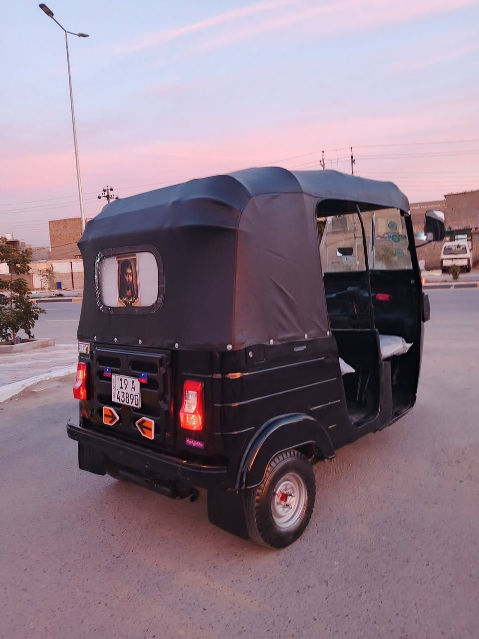 من رخصة الادمن
تكتك للبيع موديل 2016 رقم وسنويه  انكليزي تكتك بلادي على وضع الشركه مكينه 20 مره وحده
 مجفته تكتك صبغته عام للجماليه مكفوله من ضربه تخم تاير جديد كهربائيات جديده
 ورجاء بدون تعاليق سلبيه وشراي هله بي
  مكاني كربلاء المقدسه امن الداخلي قرب  افران لولوة خاص ماكو الاستفسار اتصال على الرقم التالي الرقم***********
  السعر 4300 ملايين تكتك مال جنايه تعبانين كلش عليه ونضيفه والله
