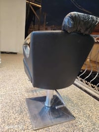 كرسي حلاقه شغال مابي شي حلو جك شغال 75 الف الدوره حي الصحه 07706055197