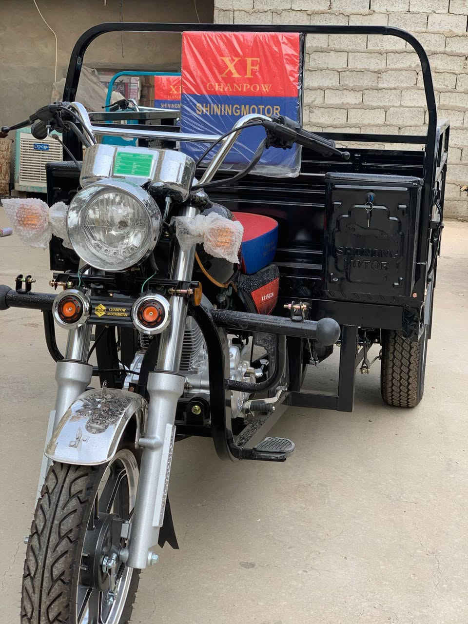 ياالله
اللهم صلى علا محمد وال بيت محمد 
دخول جديد موديل 26
لون اسود 🖤🖤
عداد اللكتروني 
تاير عريض 
رقمي ومتواجد واتساب ***********
مكاني محمودية 
السعر تصل وتددلون
