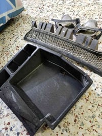 غراض سياره السعر ٧٠ الف تواصل مع الرقم 07715178807
