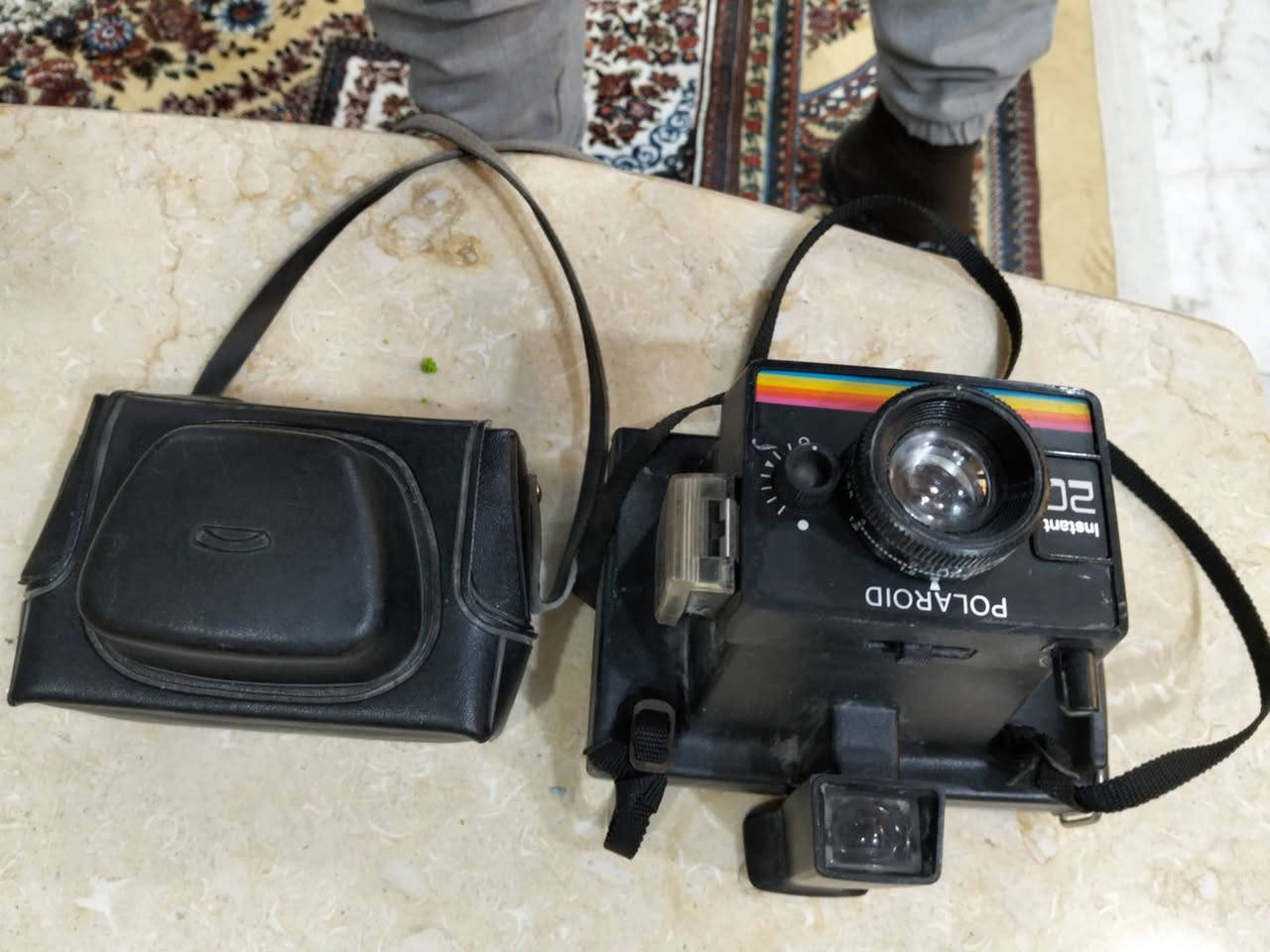 كاميرات عدد اثنين قديمات اصليات للبيع سعرهم 30 الف نهايته الي مهتم مكاني بغداد  ***********
