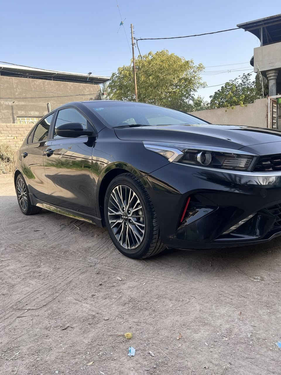 بيع او مراوس
كيا فورتي جي تي لاين2024 
فووووول مواصفات للاخير
اعلى فئة بالفورتي
ماشيه29  الف بعدهه بريحة الشركة 
محرك 2000 دوش المرغوب
اللون اسود ملكي 
رادار 
 وفتحة سقف 
الجام ينزل بالريمونت البصمة
كشنات جلد كلهن 
مع تحكم كهرباء وتدفئة وتبريد بالكشنات
 اشاير بالمري 
نظام الصوت والشاشة من هارمن كاردن
 مضخم صوت وضوح جدآ ممتاز رادار امامي وخلفي وجانبي
 سبير بلاد كومهو 
وضعيات قيادة
 توقف ذاتي
 تحديد مسار
 قيادة ذاتية كاميرا امامية صندوق كهرباء يفتح عند الاقتراب
 اشارة ترحيب باليدات عند الاقتراب 
بصمات بوب 
الجام ينزل بالبصمة
تبريد خلفي 
ارضيات ربل بلاد حوض ستندر عليهه 
السيارة ما ناقصها برغي كاملة مكملة
 رقم معوقين بغداد وكالة 
 بدون ارباك بدون ارباك حادثهه جدآ جدآ بسيط دعامية وشووووية من البنيد وتكحيل بسيط ما مبين بالجاملغ الامامي اثر شخوط ناعمة جدآ وشوف العين وبالعراق صار بيهه بارد بالهلال مال الجاملغ الخلفي جدا بسيط 
غراض السيارة كلة تفصيخ بلادي شرط الفحص
السيارة كارتون سعره 155  
المكان بالبصرة موجود وتساب
***********
