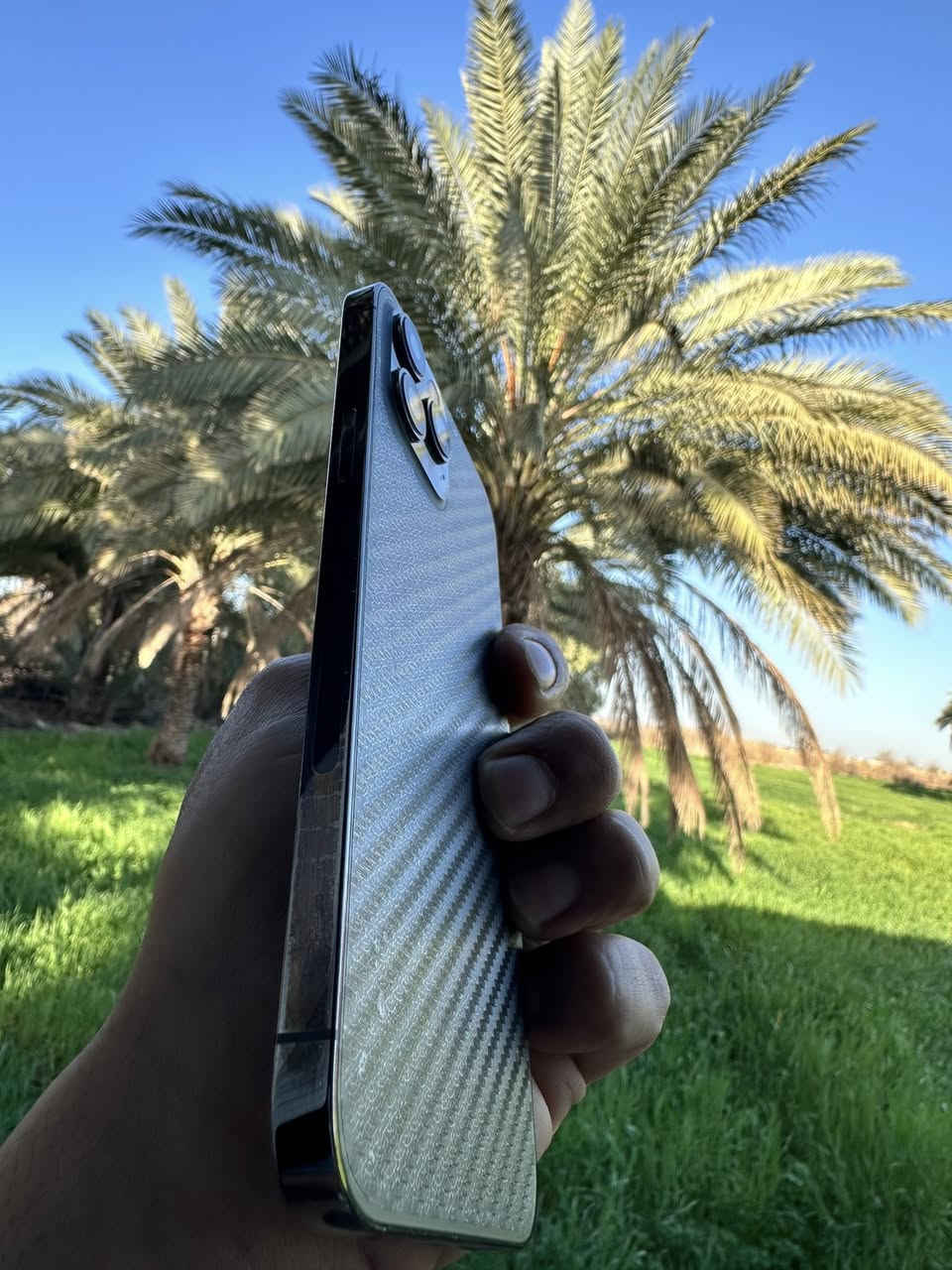 السلام عليكم
12بروماكس أمريكي مكفول للبيع 
ذاكرة 256
او فيلي 
بطارية 75
نظيف 
السعر 450
***********
