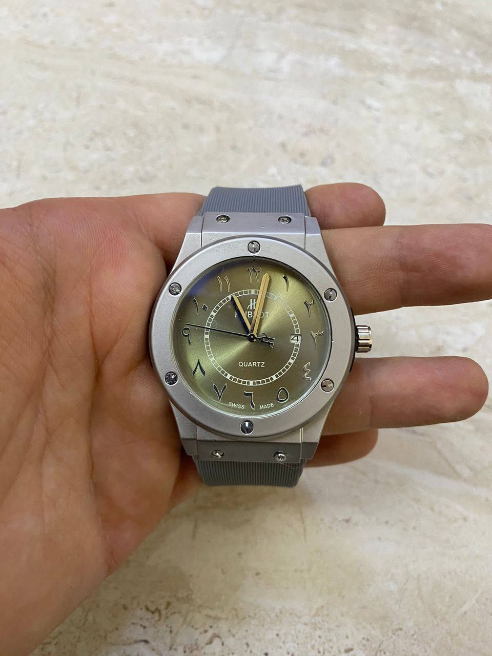 ساعات هوبلت للبيع اخر قطع بقن ماستر كوالتي عالي جدا ضمان سنتين سير ربل عداد يومي طلاء ثابت ضد الماء وراقيه جلد سعر القطعة 20 الف
***********

للعلم سعرها بالسوك 50 الف
