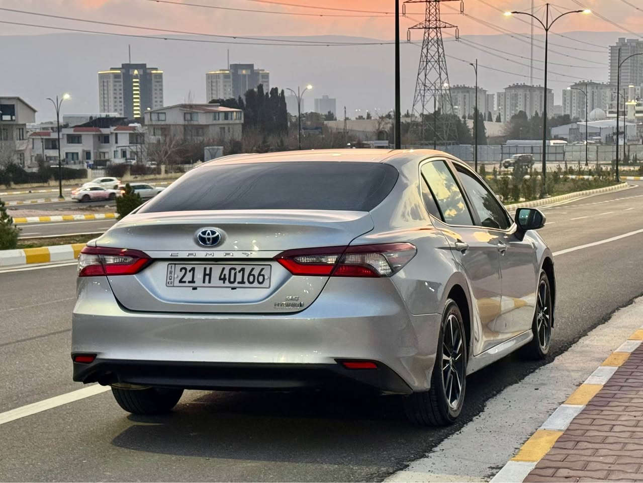 کامری مۆدێل 2022 هایبرێد و بەنزین مواسەفاتی LE کراوە بە SE سەنەوی و ڕەقەمی تازەیە بە ناوی خۆمەوەیە بەس بۆنید بۆیاخە قرچێکی بەصیتی هەیە بێ ئێرباگ تەقین سارد و چاڵی نییە 60 هەزار مایل ڕۆشتوە هەموو گیانی بە شەرت . سعری 170 گەڵاو مەجالێکی کەم _ ***********__*********** السليمانية, العراق
