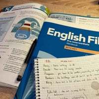 مدرسة إنجليزي • ابتدائي ومتوسط واعدادي • حي العدل