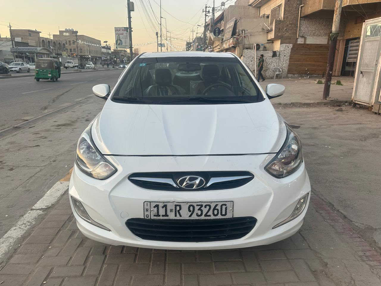 اكسنت موديل ١٥ خليجي فول لشركه العامه سياره بيها فقط جاملع خلفي صبغ ماشيه ١٣٠ حقيقي كير محرك شركه سياره احلا من الصور  رايدها ب ١٠٥ وبيها مجال ***********
