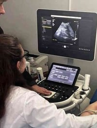 عيادة بسمايـة • فحوصات مجانية • تجميل أسنان