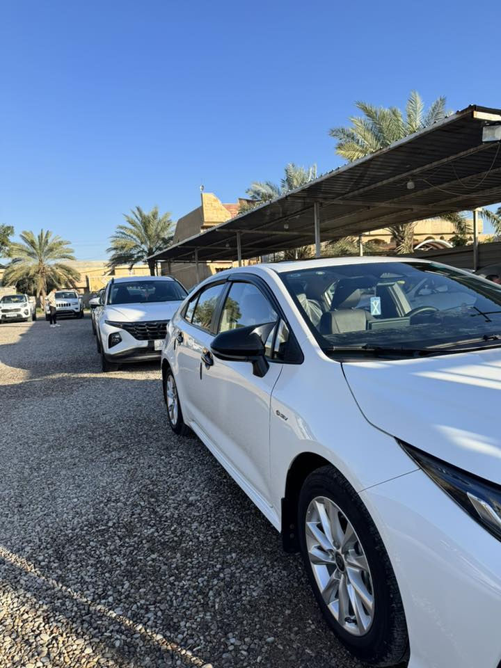 كورلا هايبرد التجمع صيني 
الشكل الخليجي 
ماشيه ٢٠الف 
كفالة عامه 
كشنات جلد 
بصمه 
رادار 
تحكم ستيرن 
تحديد مسار 
مثبت سرعه 
سلايت 
شاشه كامره 
تبريد قطعتين 
اوتو هولد بريك 
موصفات اهواي 
السعر ١٥٢بيها مجال 
***********
