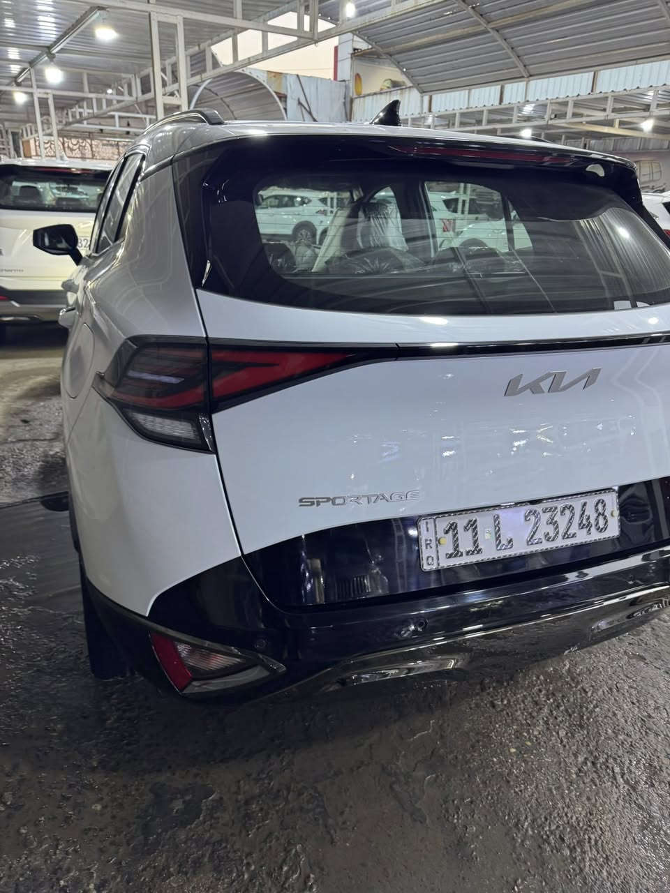 كيا سبورتج 2025 بلاك ادشن
اليكم التفاصيل الآتية
خليجي
‏ماشي17
سعة المحرك 2.0L
مرتبط بناقل حركة أوتو 6 نمر
عدد AIR BAG 2 
حساسات أمامية 
حساسات خلفية
لايت زينون + LED
كشافات 
بك لايت LED
حجم الاطار 235/50R19
" ويل كب 19
4 دسك
ماسحة خلفية
اريل نفكيتر 
مفتاح التشغيل بصمة
تشغيل عن بعد 
فتح الصندوق كهرباء 
دشبول شاشة 
 شاشة Apple Car play
كاميرا دوارة 
المقاعد جلد  
حركة المقاعد الأمامية كهرباء
تدفئة المقاعد الأمامية 
فحص أنظمة السيارة 
حساسات ضغط اطارات 
تطعيم الدواخل ألمنيوم 
السعر243
(***********)
مكاني بغداد يونة
