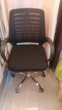 ميز مكتب جديد • كرسي جديد • خلف مستشفى التركي