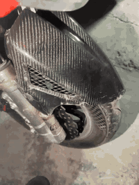 السلام عليكم.. جاملغ امامي كاربون اصلي سعر خاص مكان بغداد بلديات ***********
