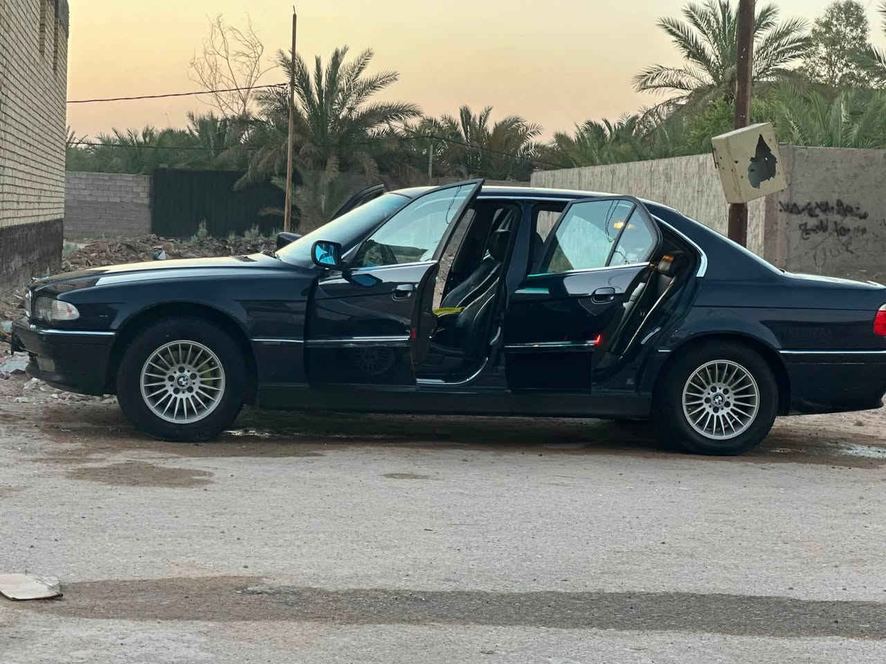 سلام عليكم من رخصه لادمن كاسحه 2001 اصل سياره جاهزه المواصفات
حساسات خلفي امامي 

رباك تكم اربع بيبان 

سلايت جام 

تبريد ثلج 

تخم تاير جديد 

برده خلفيه 

35دينمو مي 

رقم بغداد بسمي تحويل اي وقت 

100$ وبيها مجال 

مكاني كوفه نجف 

*********** 

‭***********‬
