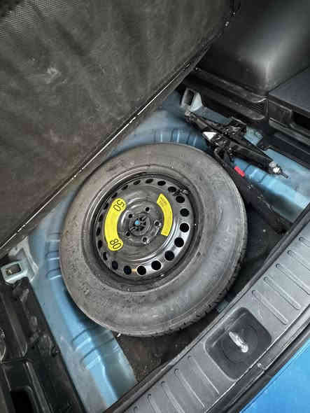 للبيع او المراوس توسان ٢٠١٨ بلون حلو 
مكينه ٢٠٠٠ جي دي اي 
ماشيه ٧٤ ميل 
شاشه كامره دواره كشن هيتر 
كشن كهرباء 
السياره كلين من امريكا بالعراق صار بيه صفحه وصندون بدون ايرباك او دواخل ليبل واحد السياره كير مكينه صدر تبريد كله كفاله وكل شي واضح بالسونار 
رقم بغداد الجديد هزه وسنويه كله جديد 
كراده شارع ٦٢ 
السعر ١٦٥ ورقه وبيه مجال بسيط 
***********
***********
