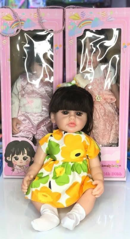 👶💖 وصلت أجمل عروسة سيليكون هتخطف القلوب من أول نظرة! 😍✨
🥰 ملامح واقعية جداً وكأنها بيبي حقيقي
👗 ملابس شيك وخامة ممتازة بتفاصيل جميلة
💇‍♀️ شعر كثيف وطويل وناعم بجودة عالية
🤍 حجم كبير ومناسب للأطفال
🎤 ومعاها جهاز بتغني بيه ويضيف متعة أكتر للعب

👶 شكلها قريب جداً من حجم البيبي الحقيقي
🧠 بتساعد على تنمية الخيال واللعب التخيلي وحب الرعاية والاهتمام
🎁 هدية مميزة جداً للبنات في كل المناسبات

✨ خامة السيليكون رائعة ولمسة ناعمة
📦 بتيجي في علبة شيك جداً مناسبة للهدايا

❤️ اختيار الشكل عشوائي كلهم قمرات 😍

#عروسة_سيليكون #عروسة_بيبي #العاب_بنات #هدايا_بنات #العاب_اطفال #عروسة_تغني #بيبي_سيليكون #العاب_مميزة #هدايا_اطفال #لعب_وتسلية 👶💖🎀✨🥰


**إذا كنت صاحب هذا الإعلان وتريد حذفه لأي سبب، رجاءا أرسل رسالة إلى الدعم الفني**
