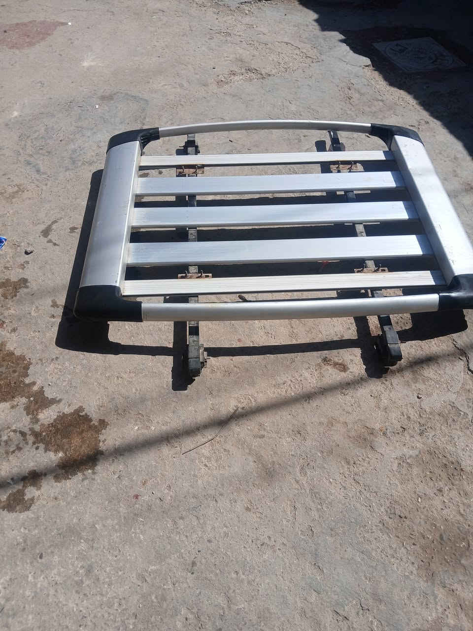 السلام عليكم سيبايه للبيع السعر ٨٠وبيه مجال مكاني الزعفرانيه ***********
