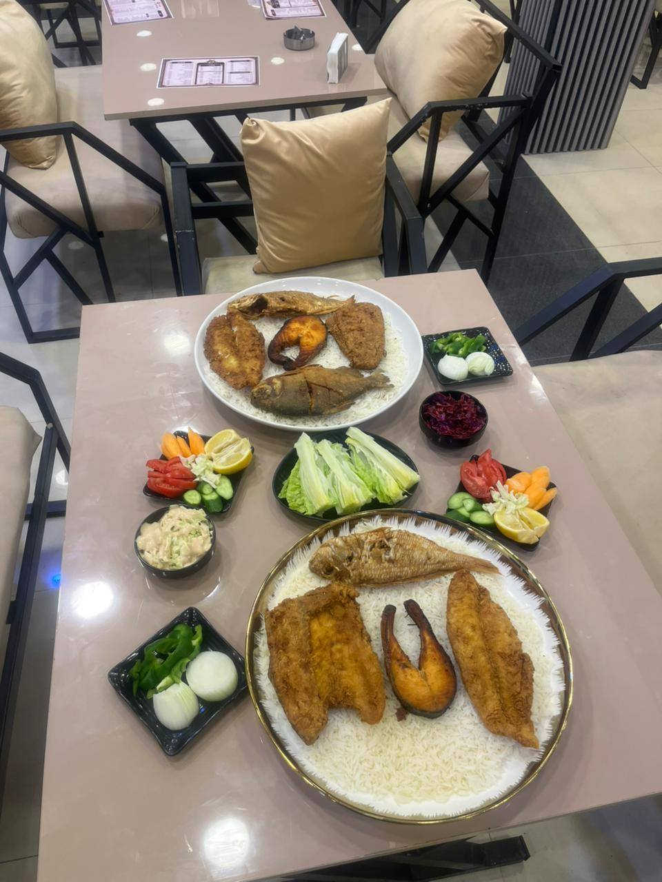 اهلا"وسهلا"بكم في البيت البحري
االموقع :الرمادي شارع المستودع مقابل مترو ماركت 
#اكلات بحريه مميزه 
و اكلات ايطاليه 
و قسم غربي متكامل 
يوجد اراكيل باطعام مميزه
تنشرفونه من الساعه ١٢ضهرا" الى ١٢ ليلا" 
للحجز و الاستفسار :***********
