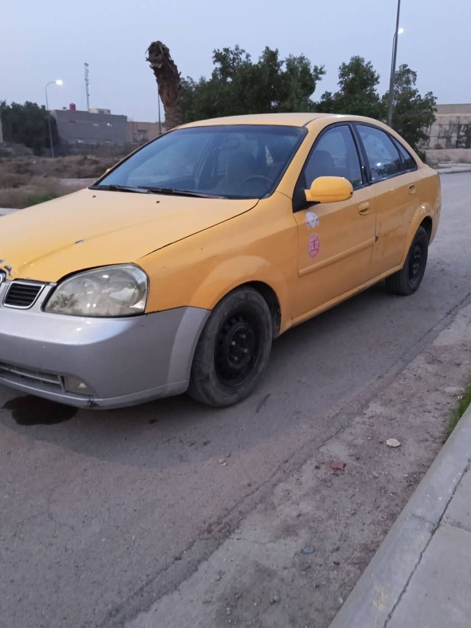 السلام عليكم سيارة اوبترا موديل 2004 رقم بغداد الماني مشروع وطني السنوية تنتهي 28 كير عادي السيارة معوجة ولفات مكان السيارة بغداد منطقة المعامل الباوية السعر 35 وبيها مجال الرقم ***********
