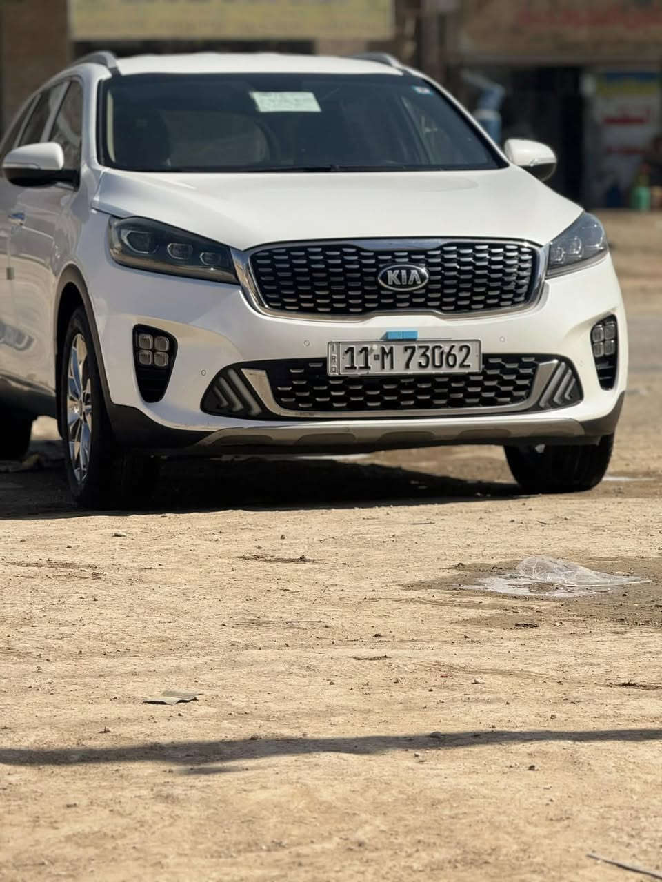 السلام عليكم
سورنتو 2019 وارد خليجي 
رقم بغداد الجديد بأسمي 
نص فول السياره معروفه مواصفات السورنتو 
ويل كروم 
كشنات جلد 
شاشه جبيره 
مكينه 6 سلندر 
حساسات امامي خلفي 
وباقي المواصفات المعروفه السياره كفاله عامه 
بيها بس بارد بالجاملغ جهة الصدر 
السعر 238 
وبيها مجال 
المراوس حسب القناعه 
للأستفسار 
 ***********‬
مكلف بالنشر فقط 
هذا راعيها 
حسين الميالي
