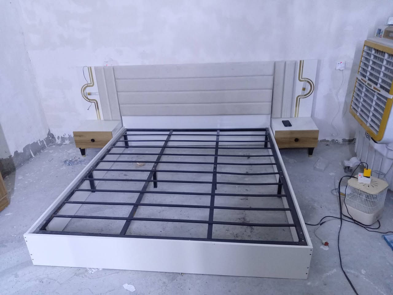 السلام عليكم غرفة نوم تركية جديدة بس منصوبة ما نايم عليه أحد 3 قطع


**إذا كنت صاحب هذا الإعلان وتريد حذفه لأي سبب، رجاءا أرسل رسالة إلى الدعم الفني**