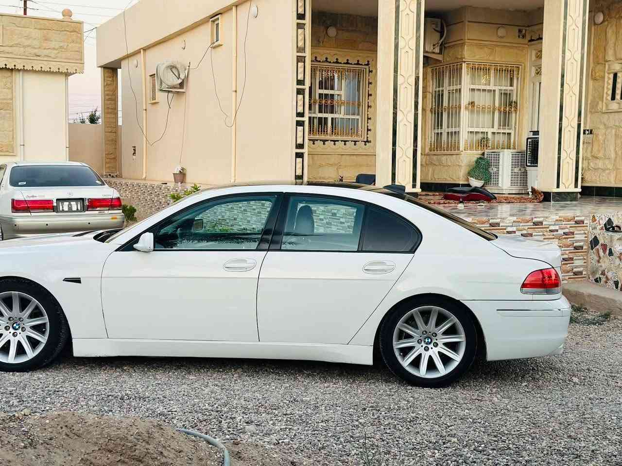 السلام عليكم
للبيع بي ام باخره 2005 
حجم:740 
منفيست 
فول مواصفات 
كشنات جلد 
ابواب شفط 
جنطه شفط 
لايت زنون متحرك 
سقف اسود بلادي
استيرن كهربائي
تدفئه استيرن + كشنات 
كشنات خزن
شفتات استيرن 
ويل كب:19

السياره مكفوله وكلها شرط 

بيع ويرهم مراوس حسب القناعه 

***********
