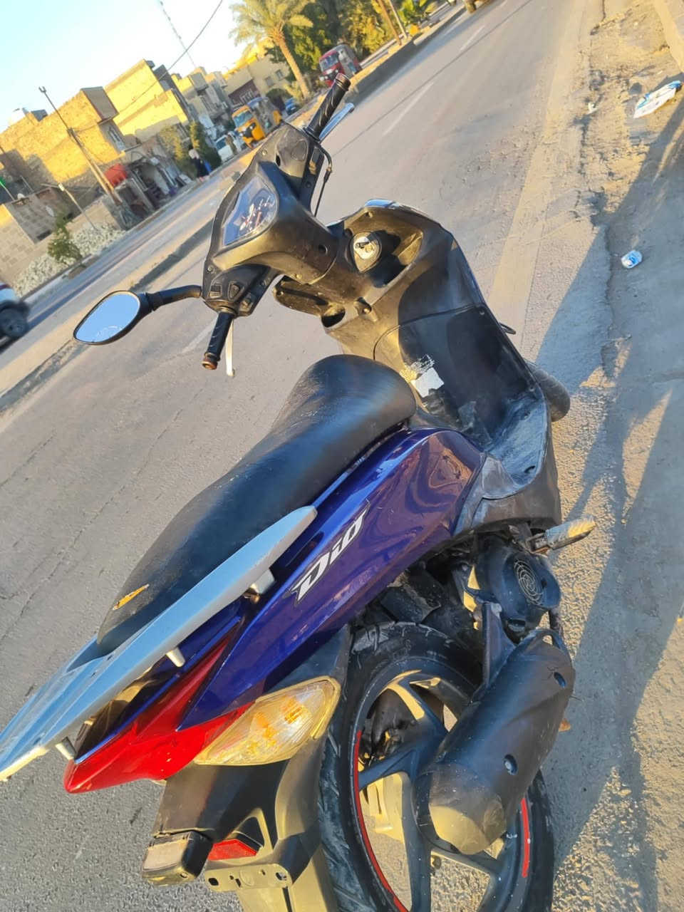 السلام عليكم هوندا ياباني للبيع مكينه حلوه نوزل بيه نقص جبنه مال دهن تنقط كلش خفيف سعر 400الف قفل قفل مكاني بغداد ساحه عدن هاتف***********
