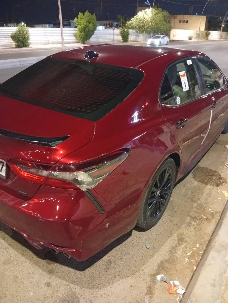 البيع كامري موديل 18 فول عداه الفتحه رقم دهوك هزه جديده حادث بس بنيد بدون ايرباك السعر 155مكان بغداد العامريه  ***********
