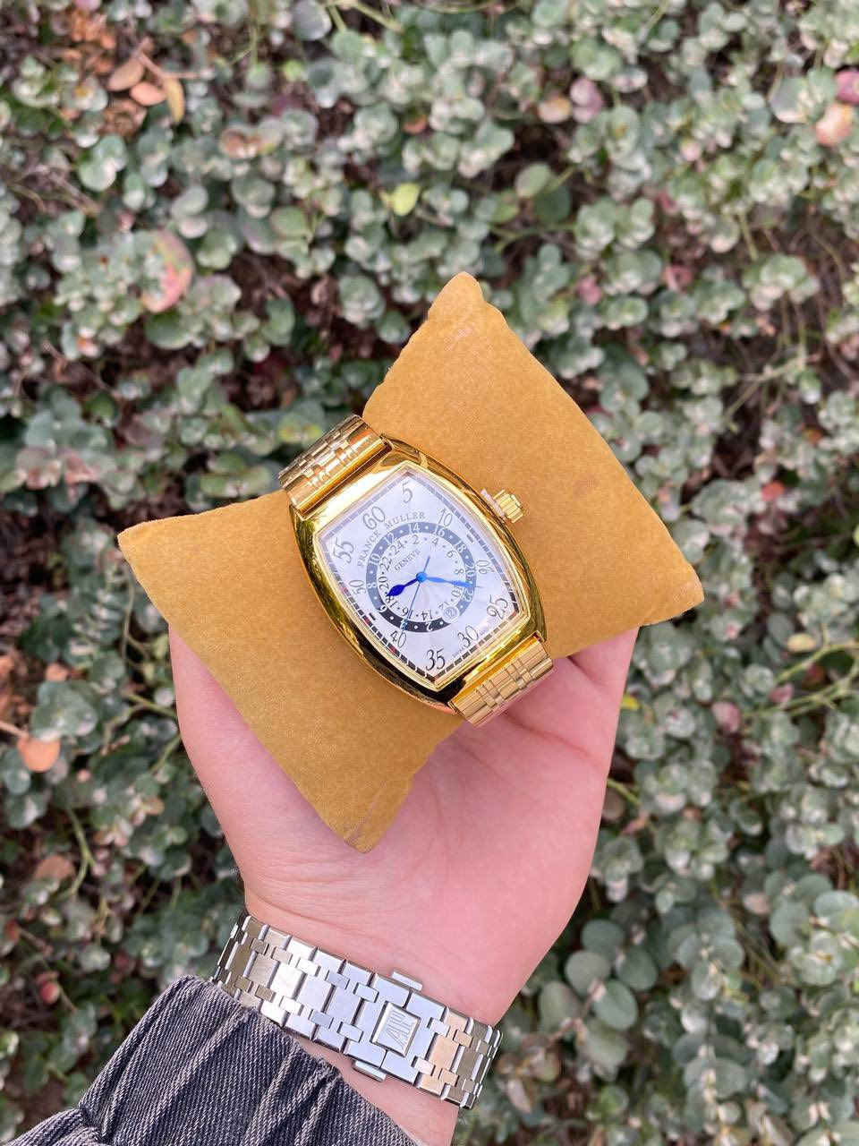 ساعه من ماركة فرانك
◼️حديد بالكامل 

◼️ ماستر كوالتي 

◼️ مكينه كوارتز 

◼️ وزن ثقيل 

◼️ طلاء ثابت 

◼️ تاريخ شهري 

◼️ زجاج ضد الخدش 

◼️ قفل اصلي

◼️ مختمه بالكامل 

سعر القطعه 30 الف واصل لباب البيت 

***********
ومتوفر جميع الساعات￼
