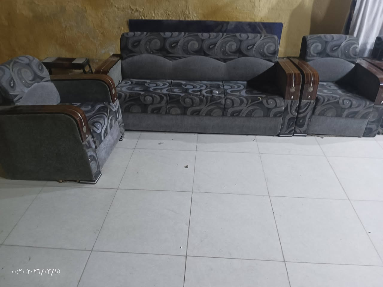 طخم قنفات يتكون من 2 ثلاثي و2 فردي و1 زوجي
نظافه 80٪
السعر 200
المكان سوق الشيوخ الاتصال على الرقم ***********
