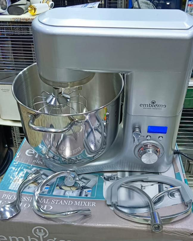 عجانه 11 لتر
٨ لتر
٦ لتر
٥ لتر
 بدي فولاذ، تجربة فريدة في عالم الطهي! 🍲✨

🔵 مميزات العجانة:

 • 💡 ماركة امبليوم الموثوقة مع ضمان سنة.
 • ⚡ بقوة 1500 واط لأداء قوي وفعال.
 • 📱 شاشة رقمية تجعل التحكم سهلاً ومباشراً.
 • 🔄 مشبك من الصلب للمتانة والاستدامة.
 • 🏗️ جسم خارجي من الفولاذ القوي للتحمل العالي.

توجد خدمه توصيل 
للحجز مراسله الصفحه او الاتصال
🌹مدينه ألعاب المدهش مجاور مطعم ابو صفاء تحت جسر العبور المعلق ***********🌸
