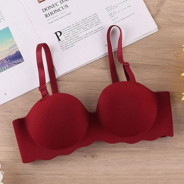 #جديدنا لاينتهي👙
حمالة صدر نسائي👙
درجة اولى…اسفنجة بدون عظم 
كوالتي عالي وخامة راقية✔️
✨ قطعه واحده  مسطح ماتبين تحت ملابس 
✨القماش تركي درجه اولى 💯🇹🇷
✨مريحه جدا بالبس 
✨حمالة الصدر غير مقصوصة بدون خياط 
✨وتسمح بمرور الهواء 

القياسات :- 32/34/38/39
5الوان متوفرة:-
(ماروني-بصلي-بيجي-وردي فاتح-اسود) 

السعر6 الاف
🚘 يوجد خدمة توصيل لجميع محافظات العراق ٤ الاف 🚘


**إذا كنت صاحب هذا الإعلان وتريد حذفه لأي سبب، رجاءا أرسل رسالة إلى الدعم الفني**