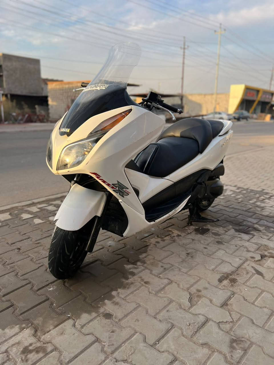 سلام وعليكم 
فورزه0/12
دراجه كامله خير من الله
لايت عالي وناصي/زنون+اشاير لد ٤
شاشه كلها شغاله ونضيفه كلش
حساس ستان
قفل جنطه +قفل بانزين شغال كامل
كهربائيات كلها شغاله
مكينه تخبل ناعمه 
كشن جلد شخط مابي 
بانزين محسن+دهن اصلي 
ترايك وين ميعجبك  شلعه ومعدل ولدراجه معروفه بعد
مكاني بغداد/ ليوسفيه
وبلعافيه ع لياخذها رجآ بس شراي شباب لطب تعامل وتعبني
رقمي/‏‪***********‬‏/بي واتساب
لسعر مليون و٣٥٠ بيها مجال بسيط
