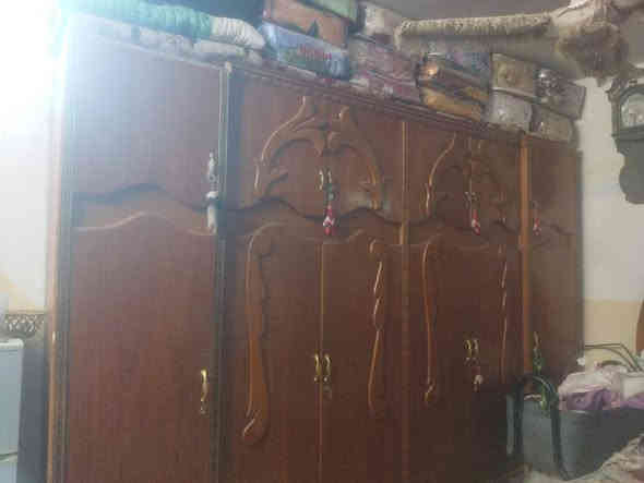 غرفه البيع السعر 200 وبيه مجال الشراي ***********
