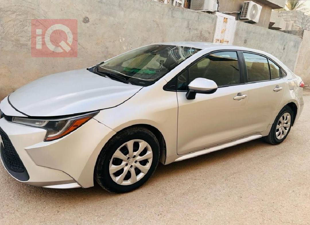 سلام عليكم
كورلا موديل 2020
ماشيه 62 الف ميل 
بدون ايرباك صبغ بنيد فقط بدون دواخل 
محرك 1,800
السعر 147$ بيها مجال 
***********
