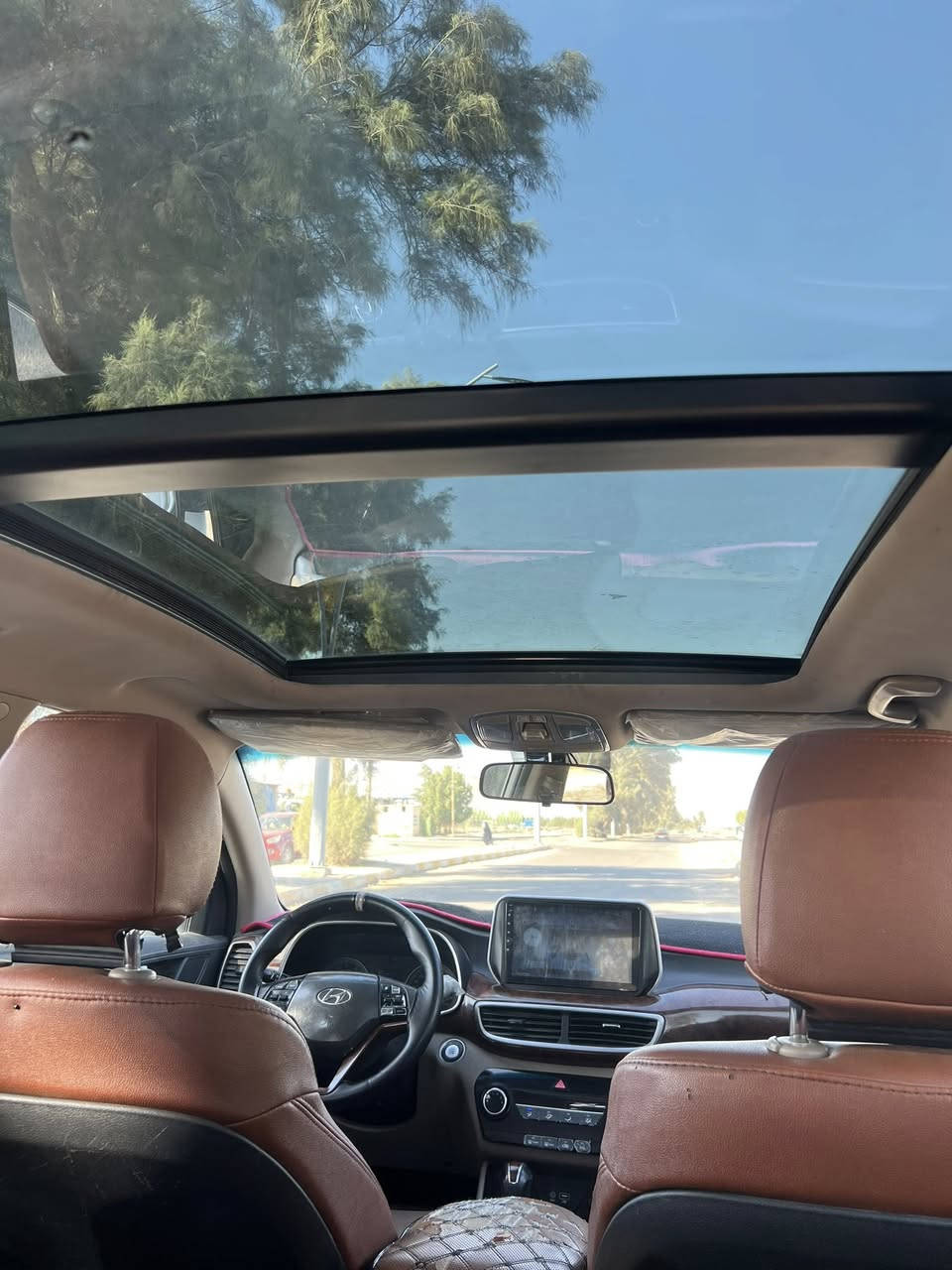 توسان 2019 خليجي فووول مواصفات
السياره جديده كلش مال بيت ماشيه 57 الف حقيقي 
  رقم بغداد الدولي 
كفاله عامه من الصبغ والحادث والتبديل 
بصمه 
بانوراما 
لايت خمس عدسات 
بك لايت لد 
كراسي ثنين كهرباء 
مري شفط 
والى اخره مواصفات الفول 
كير مكينه شرط عل وضع الشركه ممفتوح برغي بيهن 
السياره جديده واحلى من الصور 
وعليها ادامه من كلشي شرط فيت بم مال شركه لسه بيها  
السعر 208 وبيها مجال 
مكاني بغداد 
***********
