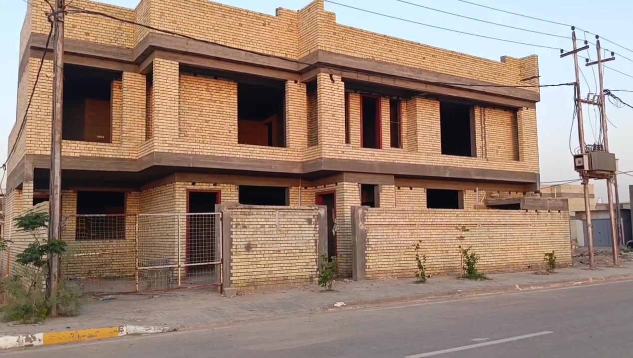 هيكل مساحة 250 متر شارع سايدين
الواجه 20متر
مكان مميز
***********/***********
المكان السبيس
