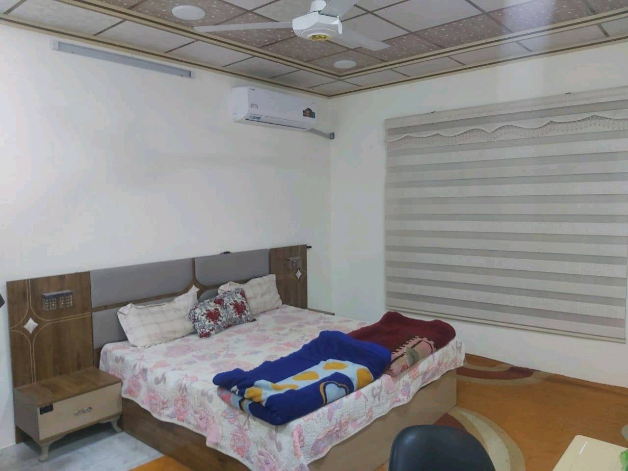 بيت للبيع الموصل حي الاعلام 
بظهر الشارع العام 
204 متر واجهه 12
5 غرف نوم ، محدث طابق ونص 
يمكن فصل الطابقين 
سند جديد