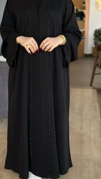 ملابس خليجي • ساتين سود • توصيل محافظات