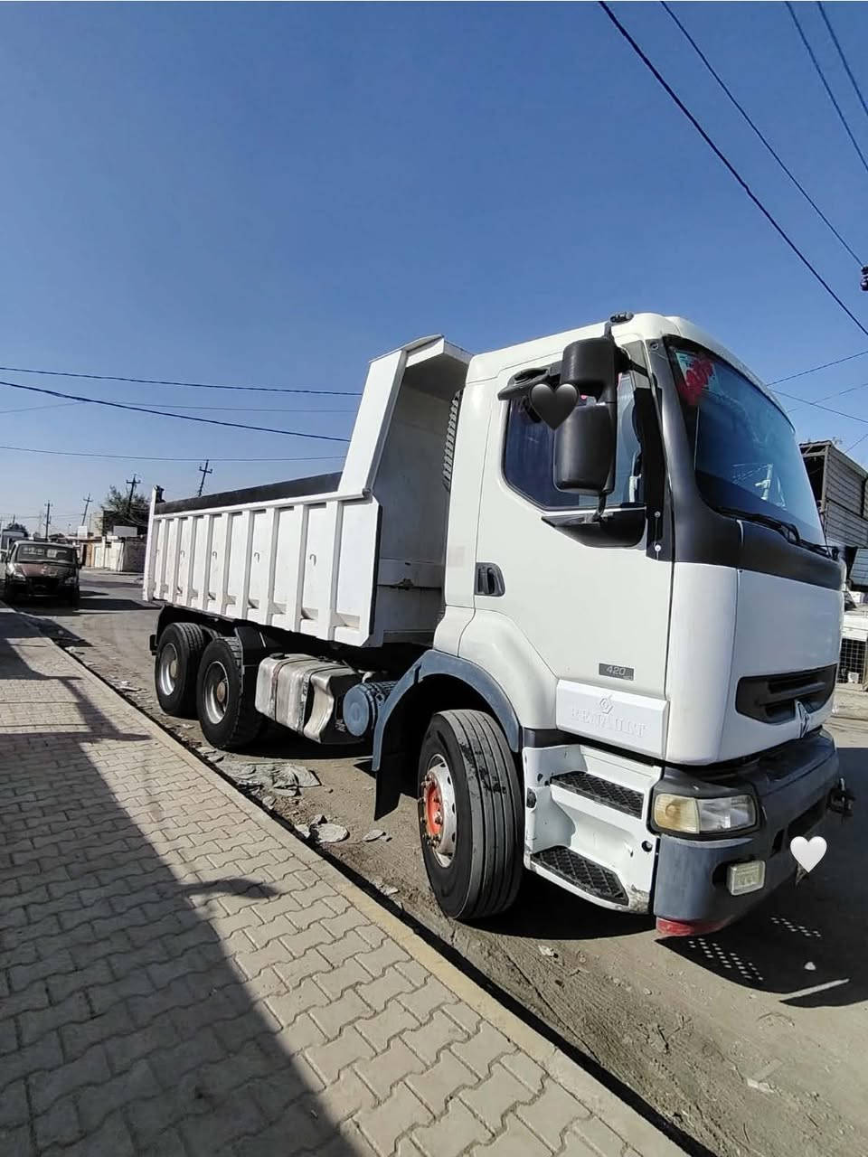 للبیع بۆفرۆشتن
مودێل 2003
ڕقم سەنەوی هەولێر 
بێ بۆیاخە 
مەکینە 420 
گێر ئەسکل نەکراوەتەوە 
شانصی پاکە 
تاقم تایەی لۆکە
بۆدی لۆکە 
هەموو گیانی بەشەرت 
یەک دینار مەسرەفی تیانییە 

***********
***********
کۆڕەکە وەسپەپ ڤایبەر لەسەرە
