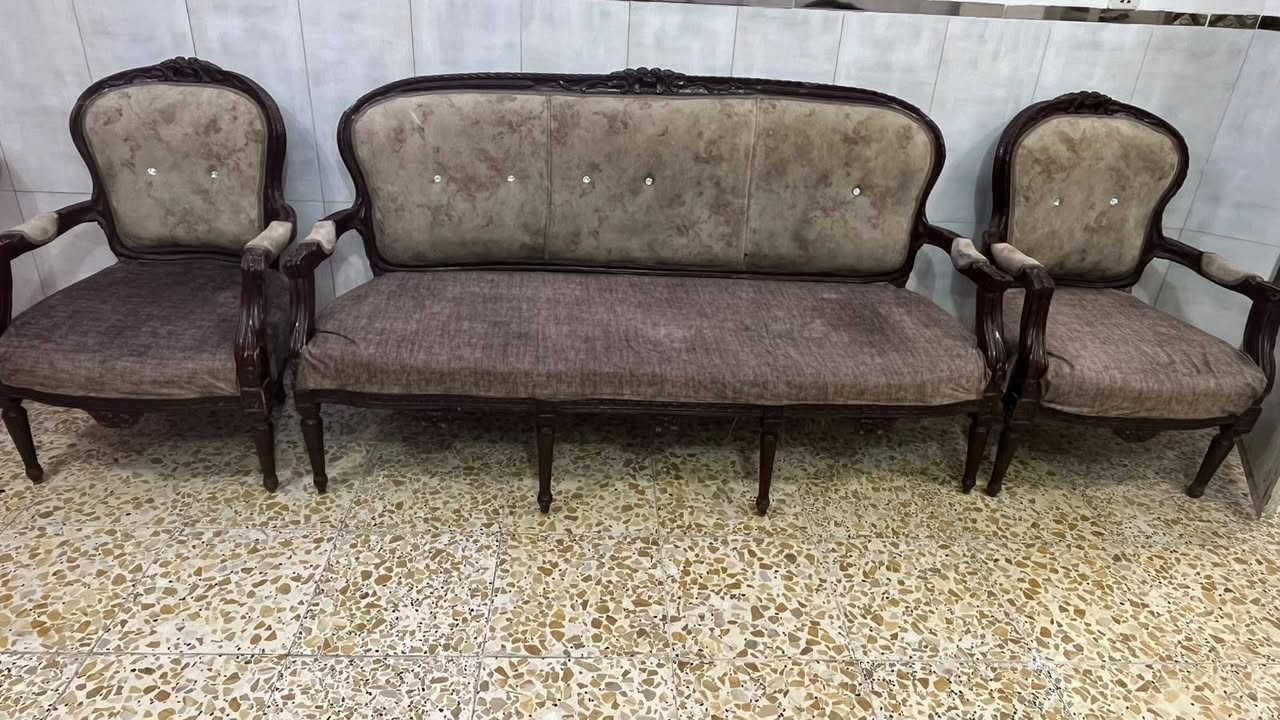 تخم ملكي للبيع 
2 قنفات 4 كراسي


**إذا كنت صاحب هذا الإعلان وتريد حذفه لأي سبب، رجاءا أرسل رسالة إلى الدعم الفني**