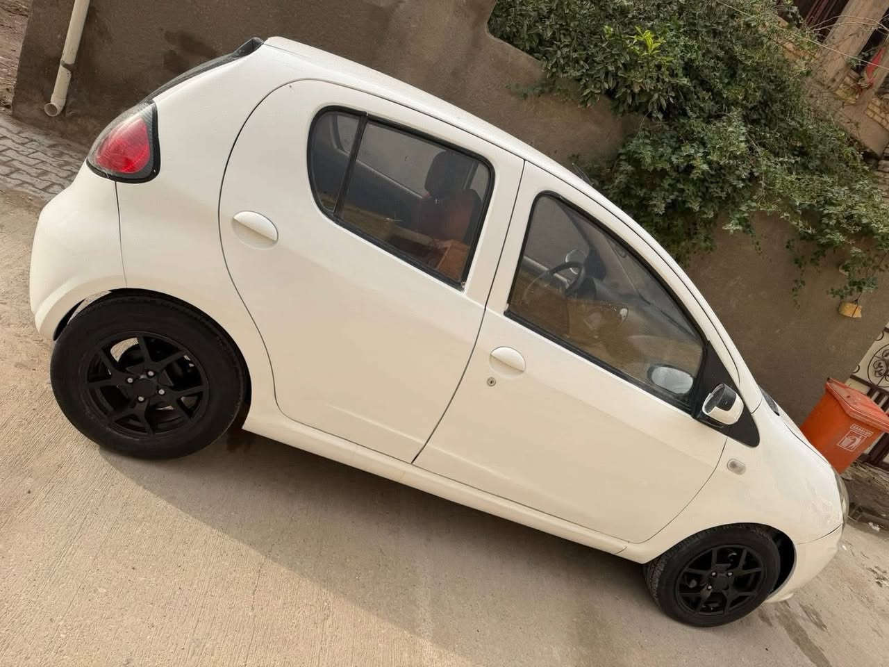 السلام عليكم 
السعر 40 وبي مجال 
باندا موديل 13 بااسمي تحويل مباشر مشروع وطني اي محافظة اكدر اجي ابصملك / مكاني كوت واسط
مكفوله من الضربه فقط بيه صبغ اثر اخياسات صبغ حزام 
كير محرك تخم تاير مكفول جاهزه 
***********
***********
اتصل او وواتساب
