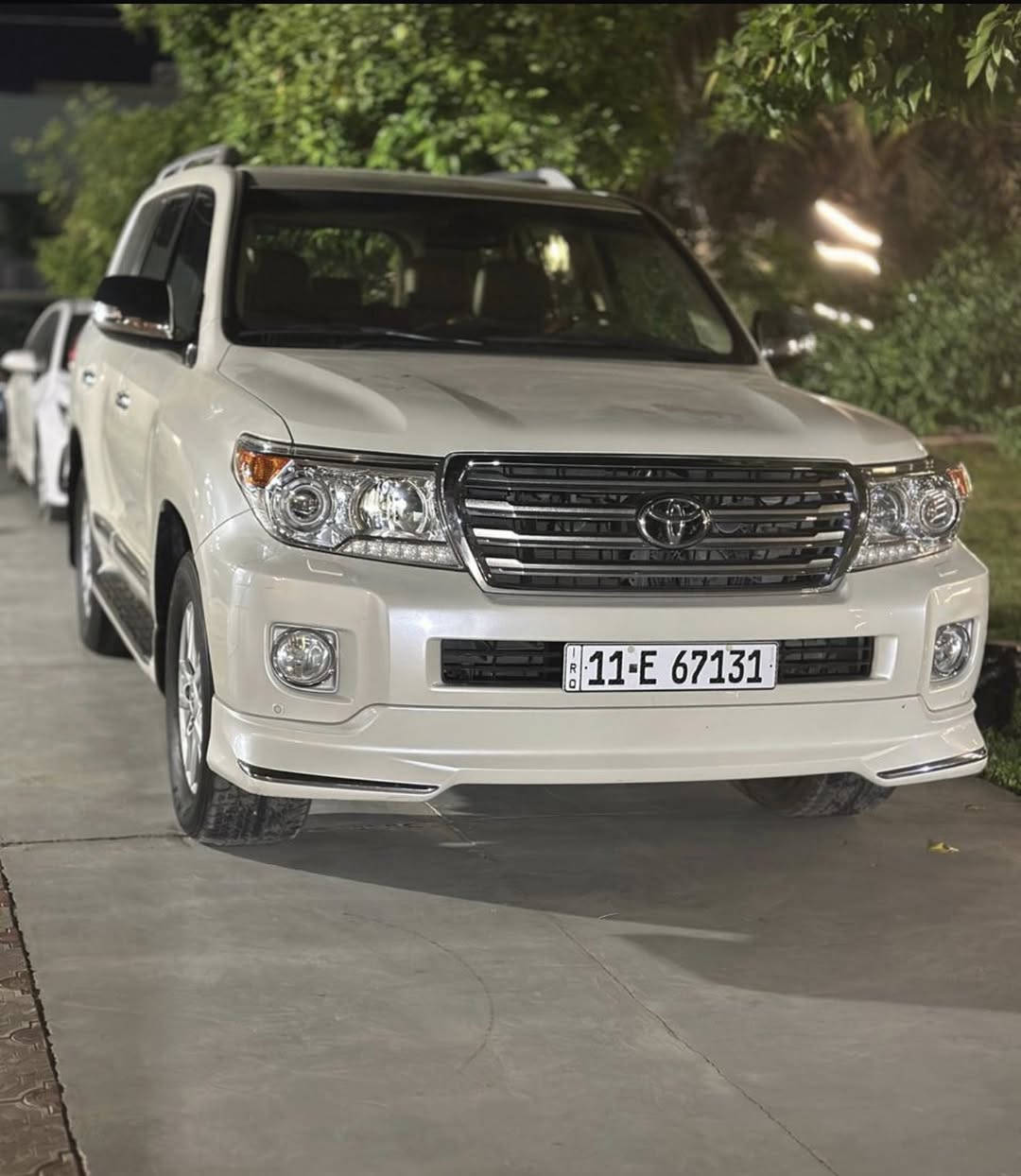 السلام عليكم ورحمة الله وبركاته لاندكروز جكساره ٢٠١٥ بريم مكفوله كفاله عامه ما عدا رصعه أصبعين بالجاملغ الأيسر وبيها سونار المندلاوي ماشيه ٩٠ ألف كير ومحرك وصدر وكهربائيات كفاله عامه تخم تاير دنلوب مكانها بغداد السعر ٤٤٠ وبيها مجال للاتصال ***********
