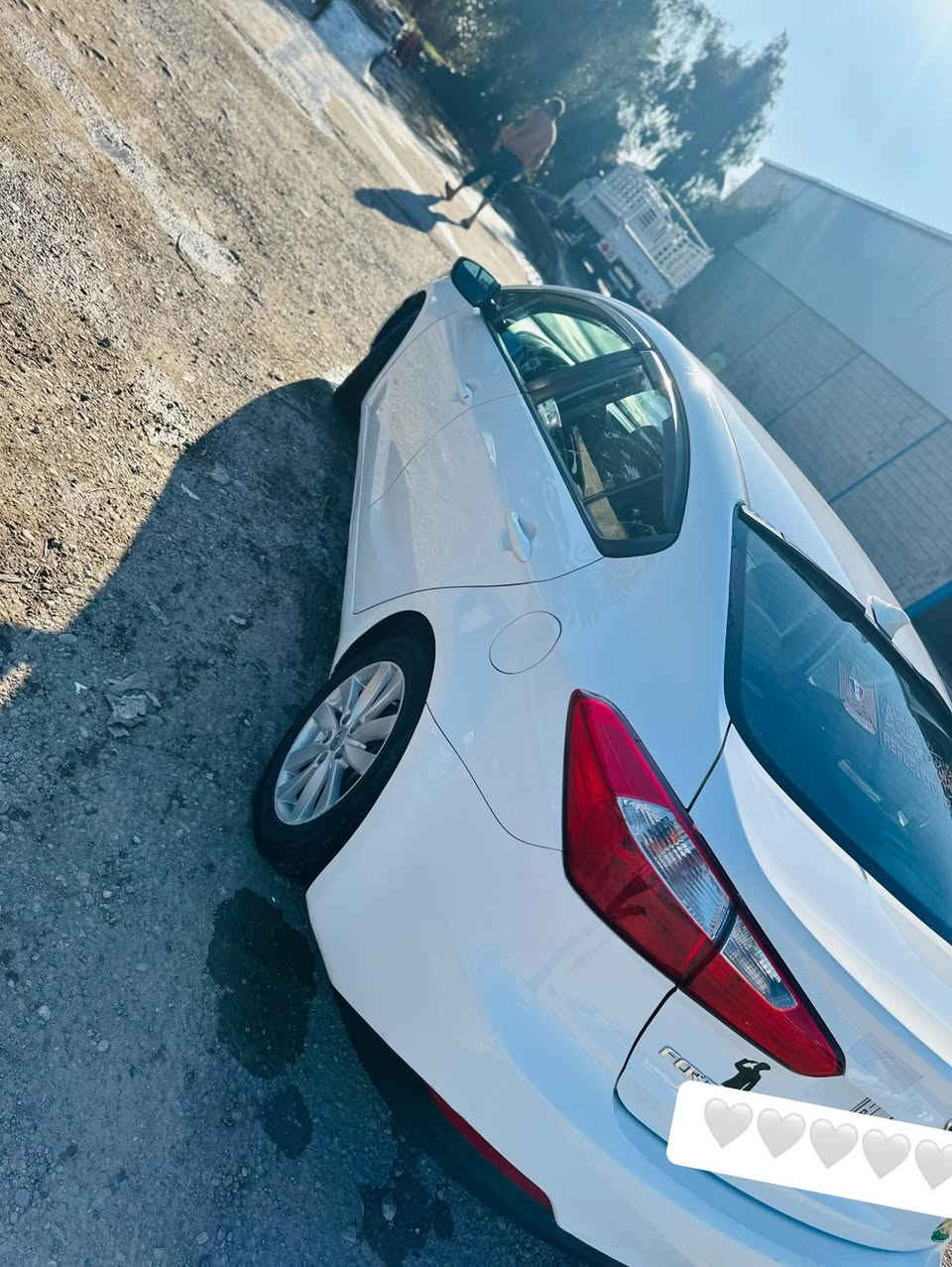 سلام عليكم
سيارتي فورتي 2016 لون ابيضّ رقم ديالى 
مكفوله كير محرق تبريد شواصي
داخلها نظيف 
تخم تاير جديد 
مابيها اي نقص
السعر120 وبيها مجال
رقم ***********
