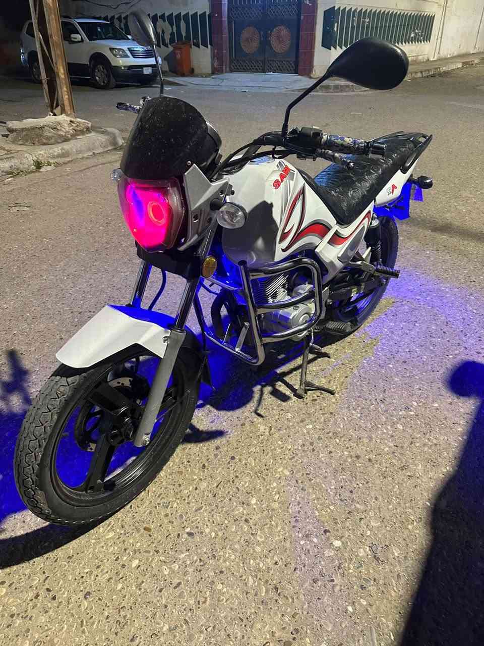 السلام عليكم
ماطور للبيع موديل2021نضيف 
مكينه نضيفه ممفتوحه
كهربائيات كلها شغاله 
استفسار اكثر***********
