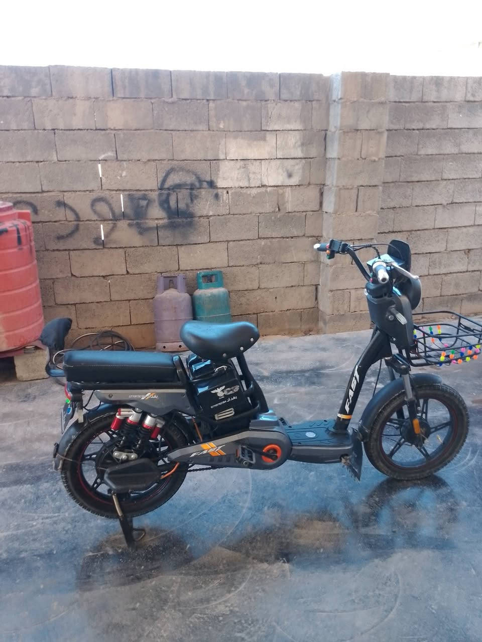 دراجه شحن للبيع اي نقص مابيه بطاريات جدد كهربائيات مابيه شي 5بطاريات مثبت سرعه المكان ديالى جلولاء ***********
