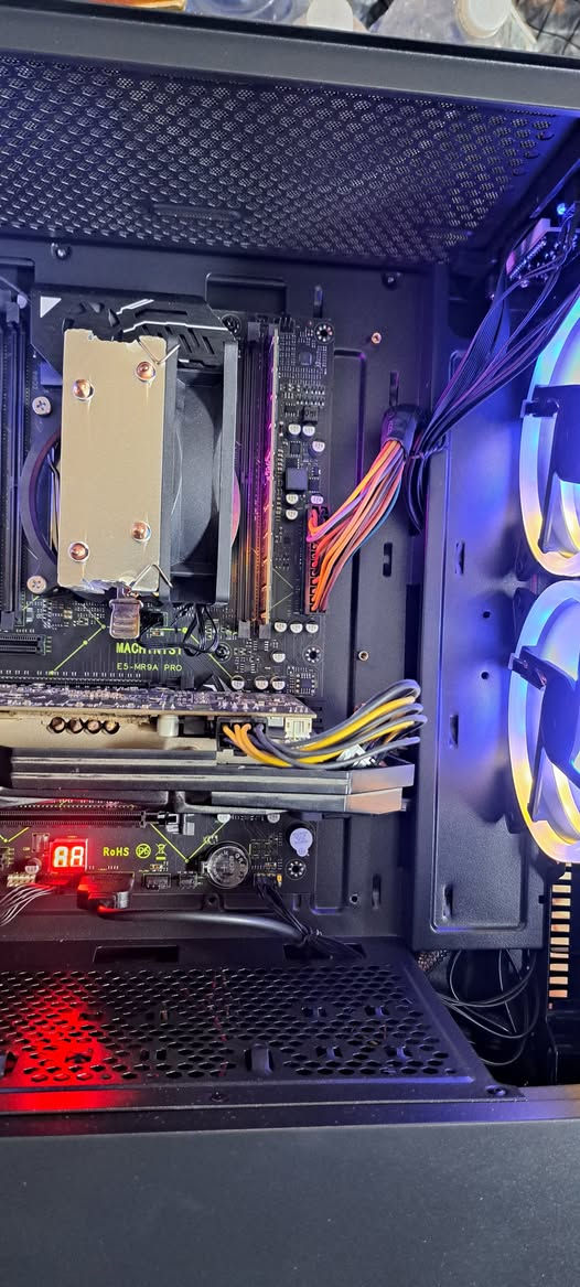 كيس تجميعه للمونتاج والالعاب بمعالج زيون

المعالج Intel Xeon E5-2680 v4

المعالج ١4 كور

الرام 16 كيكا ddr4

المذربورد huananzhi x99-tf

الهاردات ssd 256 gb - hdd 1 tb

كرت الشاشة AMD rx 580 8GB mllse

البور سبلاي 500W

الكيس بي العاب قوية مثل Marvel's Spider-Man 2

سعر الكيس 350 الف رقمي ***********

بغداد شارع الصناعه لايوجد توصيل
