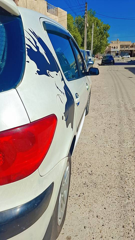بيجو 307/2006مكينه ١٦٠٠السياره مال بيت كير محرك خير من الله منظومه تبريد جديده مجول وتخم بلكات نوزلات شنو الي بالك جديد سياره ترايها وين متريد  تخم تاير جواها قبل شهر شاده وبيها براد كير يعني انساه وانسه مشاكل الكير الي بالبيجو كهربائياتها مال شركه مابيها جطل بيها منظومه زنون بانزين مشامه العادي كله محسن بغداد, العراق


**إذا كنت صاحب هذا الإعلان وتريد حذفه لأي سبب، رجاءا أرسل رسالة إلى الدعم الفني**
