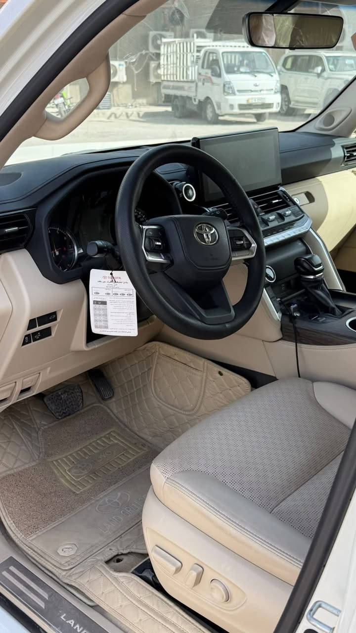 لاندكروز 2024 VX ساز اصلي بضمان  فووول مواصفات مغلفه PPF اصلي ضمان ماشيه 17 سياره جديده ومضمومه بلكارتون رقم بغداد ب اسمي تحويل ثاني يوم مكفوله كفاله عااامه مكاني بغداد الشراي يتصل ***********
