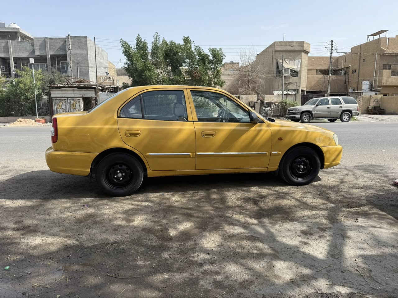 السلام عليكم
ڤيرنا 2015 للبيع 

ضربتها جاملغ ايمن والباب الخلفي وشويه بالدوسه

سياره مصلحه وجاهزه ونصبتها حلوه

ومابيها اي مشكله

سعر79وبيها مجال 

***********
