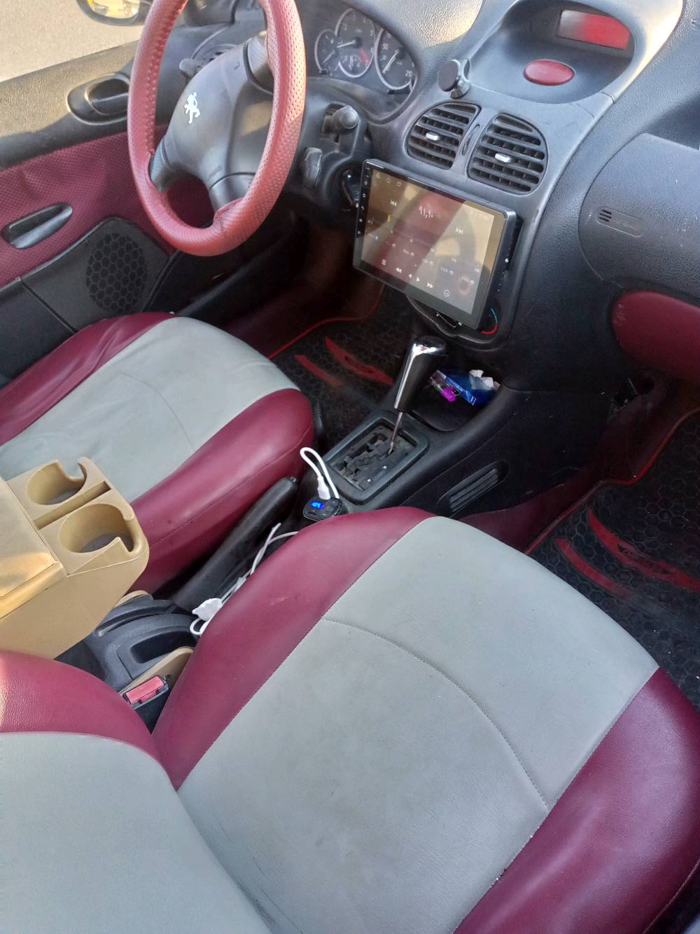 بيجو للبيع كير محرك نضيف بسمي سنويه شاشه كامره تبريد شغال سعر 43 وتصال ***********